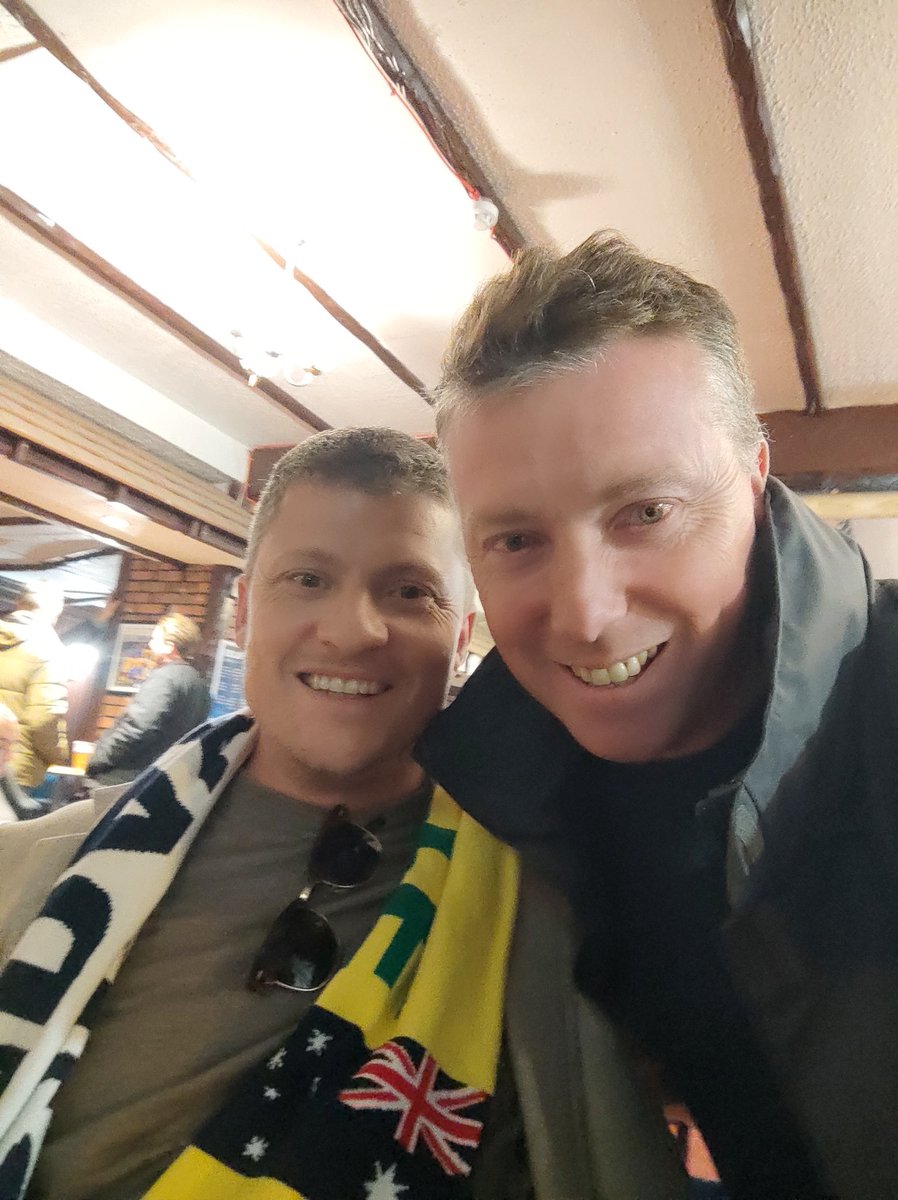 kevcat30's tweet photo. We're on the up!! #shrimpers #southendunited #sufcrootshall https://t.co/kEeZwqDQ3z