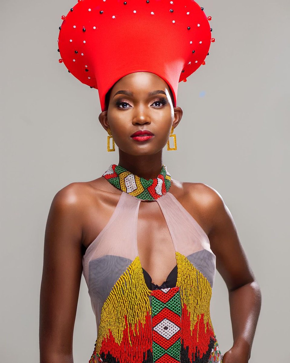 MissZimIntl's tweet photo. Ladies and gentlemen… presenting our Queen’s National Costume for @MissInterOrg all thanks to @imaniafrikanique (IG). 🇿🇼👸🏾

#MissInternational2023 #MissInternational #MissZimbabweInternational https://t.co/aj5Mzw0NQm