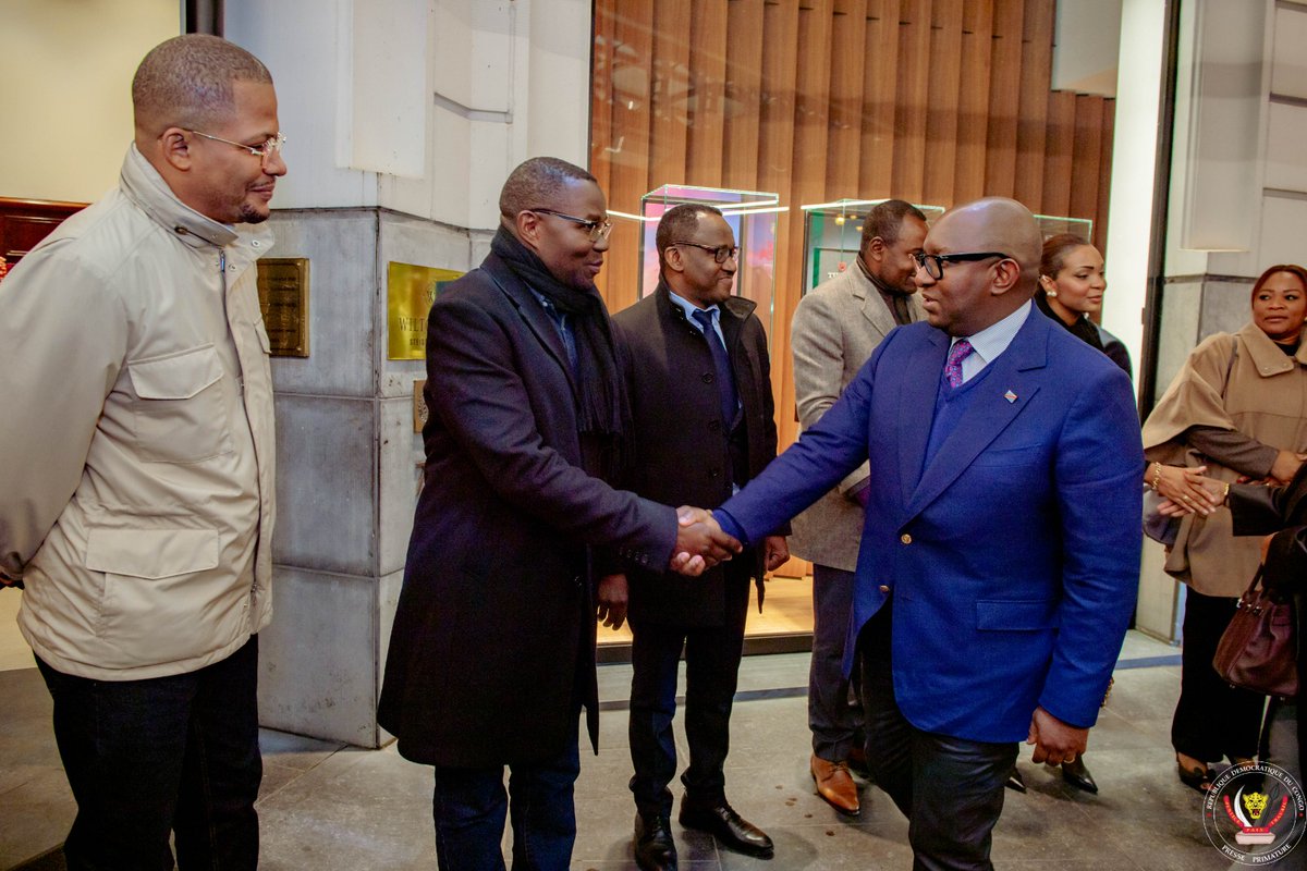 Arrivé à Bruxelles cette nuit, le PM <a href="/LukondeSama/">Sama Lukonde</a> est à la tête d'une délégation pour participer au GLOBAL GATEWAY FORUM organisé par la Commision de l’Union Européenne.  Au menu, la chaîne de valeur des minerais critiques et stratégiques, cest selon.  De retour de Toronto, nous