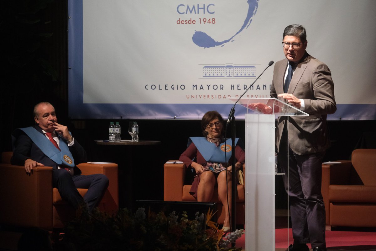 C.M. Hernando Colón tweet media