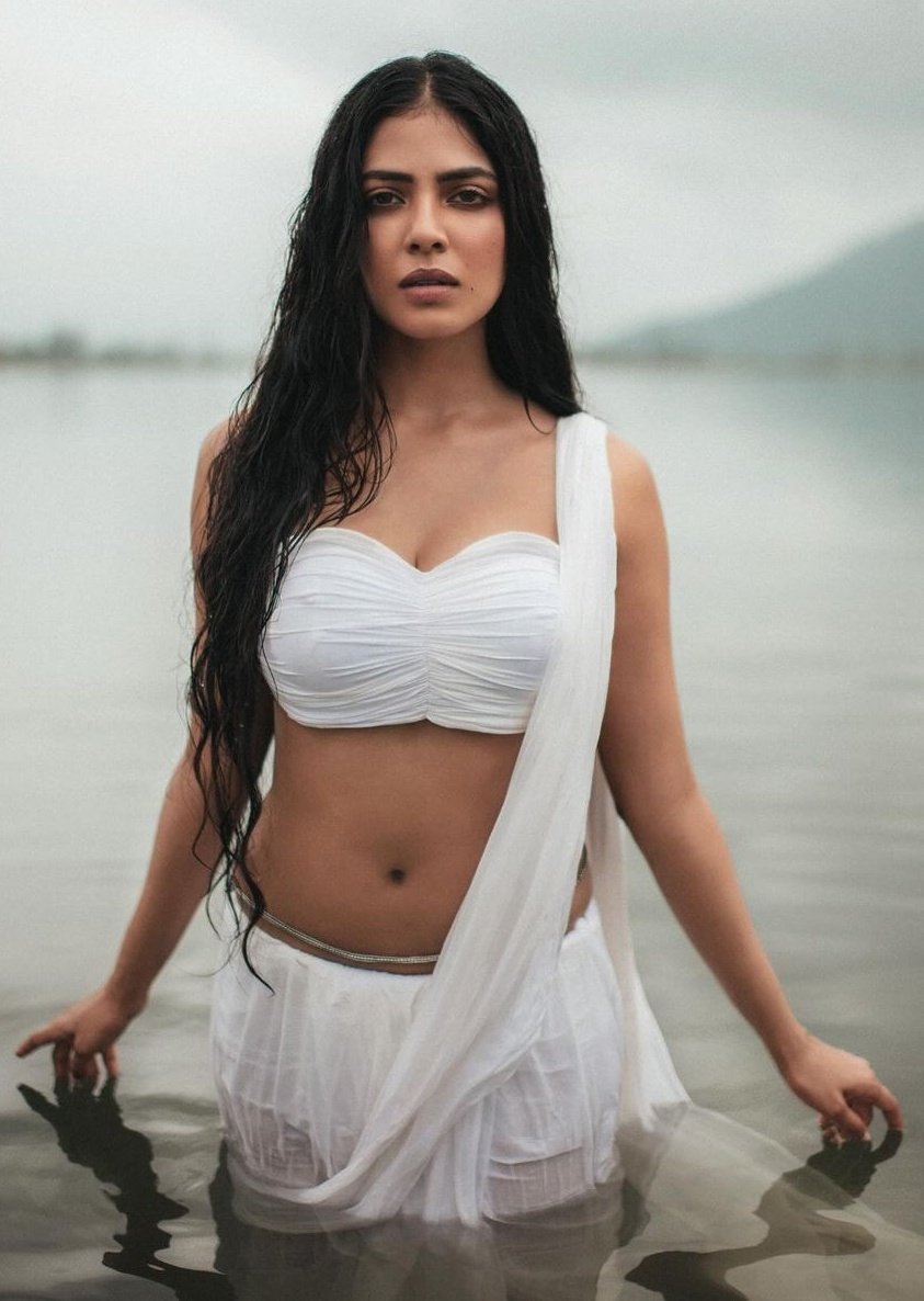 F9RqXifaEAAUD2y?format=jpg&name=medium