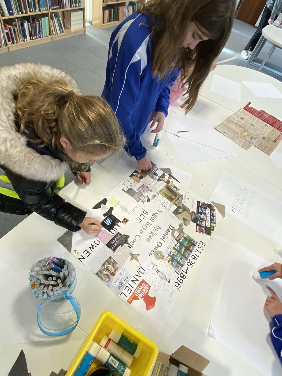 Year6BC's tweet photo. A lovely session @LibFlintshire this morning to celebrate the Daniel Owen festival 📚 Diolch Sue #6CF https://t.co/Tdosx4WO0e
