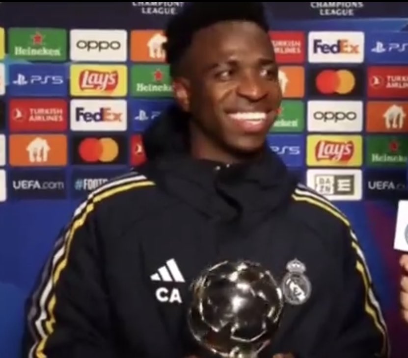 Vinicius Jr was wearing Carlo Ancelotti’s jacket post game. 🤍
