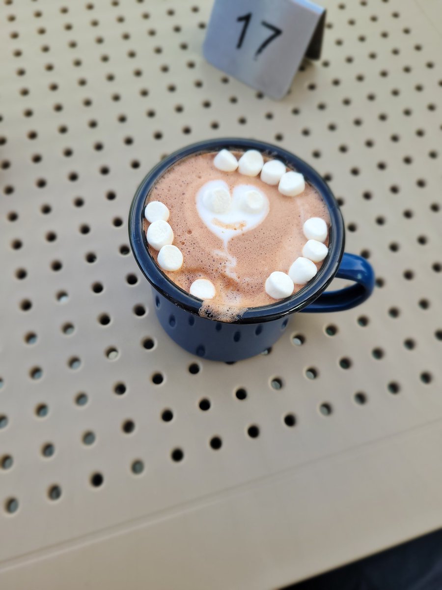 annemariepoet's tweet photo. Deeney's café in William Morris Gallery 
The staff are lovely!
As a neurodivergent person, I too often feel judged for being me, not here.
Lookit the heart and marshmallows!
@deeneys https://t.co/5sStYfgNBl