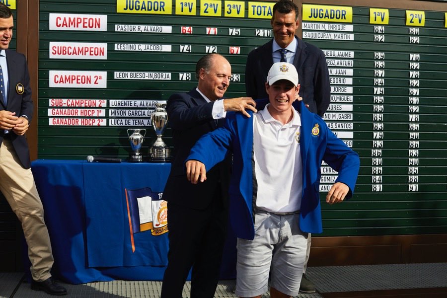 El mejor golf amateur de España, se reúne esta semana en Madrid. Alvaro Pastor defiende su triunfo el año pasado en el Campeonato absoluto de la RSHECC.
⁦<a href="/rfegolf/">rfegolf</a>⁩ ⁦<a href="/Fedgolfmadrid/">Real Federación de Golf de Madrid</a>⁩ #RSHECC
