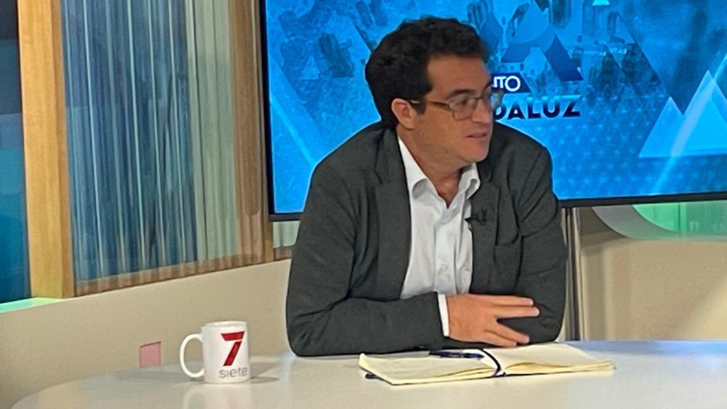 FP_Monguio's tweet photo. Vea la entrevista anoche en #AcentoAndaluz de @7TVAndalucia de @FP_Monguio a la sec gen @ccooandalucia @nurialomar con los periodistas @fjalonsomancebo de @abcdesevilla y @Leon_Inma de @elespanolcom Y columna #CronicasdelAndamio de @diegopsuarez Aquí👉 https://t.co/73dZ18ASmH https://t.co/aLdfAPpDeL