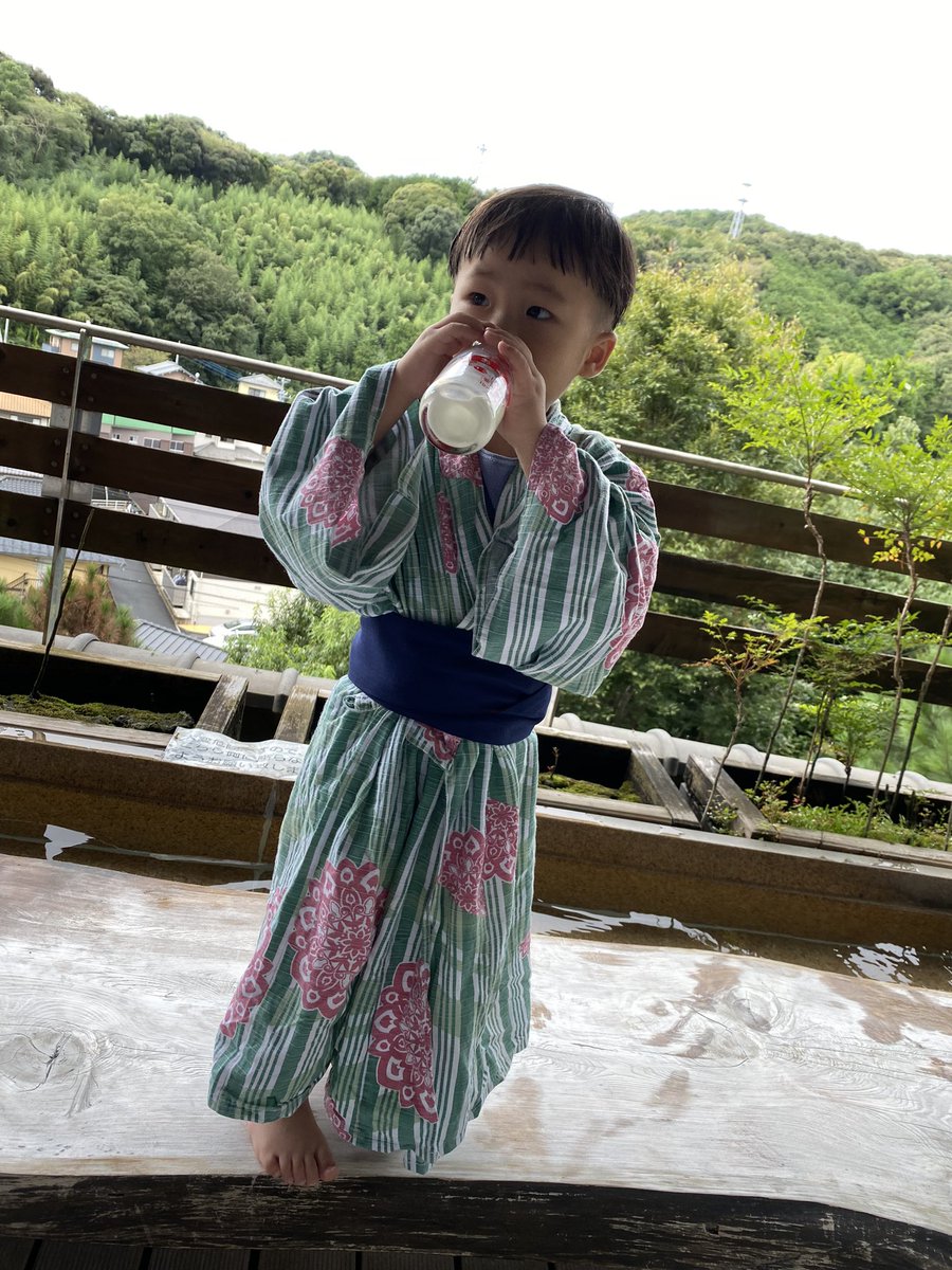 kurumin0807's tweet photo. #湯上がりおおき牛乳　#ホテル天坊伊豆長岡

インスタでもあげたのに何故か検索しても出てこない😭なんで~🤥 https://t.co/r73CdT5WNi