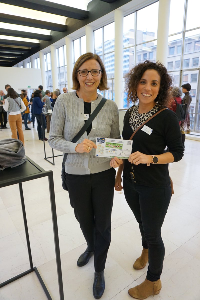 COFRESH_H2020's tweet photo. Inés Echeverria and Elena Gascón Villacampa from @CNTA_CIT, as well as Caspar Winkelmeyer from @BioeconomyUHoh are representing @COFRESH_H2020 during today's sister project networking day in Brussels, organized by @eu4advice and @shortfoodchain!
#H2020FoodSis #H2020 #SFSCnetwork https://t.co/iv5AjS17QK