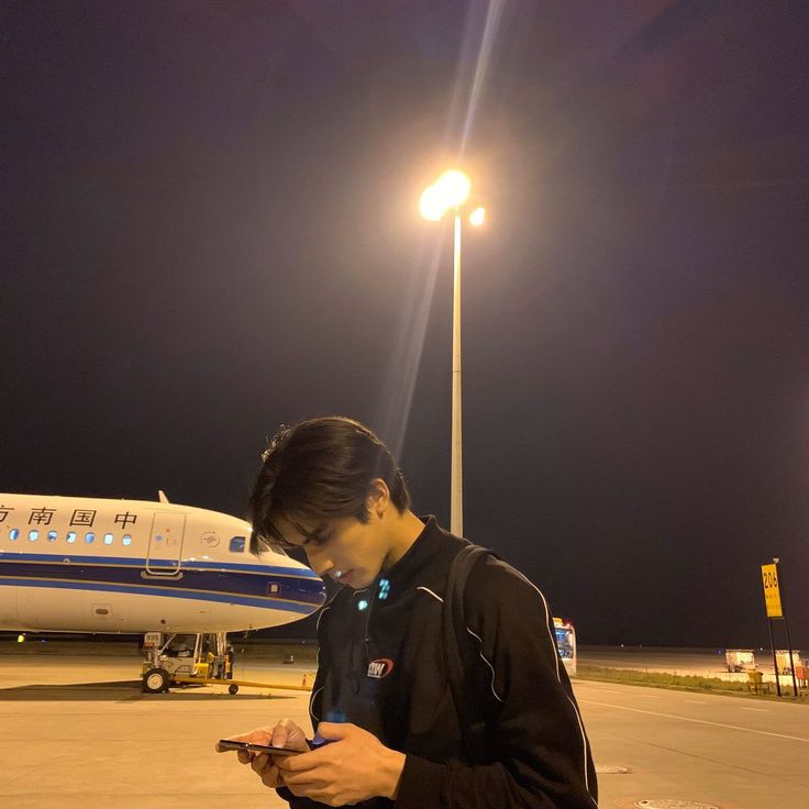 ㅤㅤ

Gak kemana-mana, hanya numpang foto saja.

ㅤㅤ