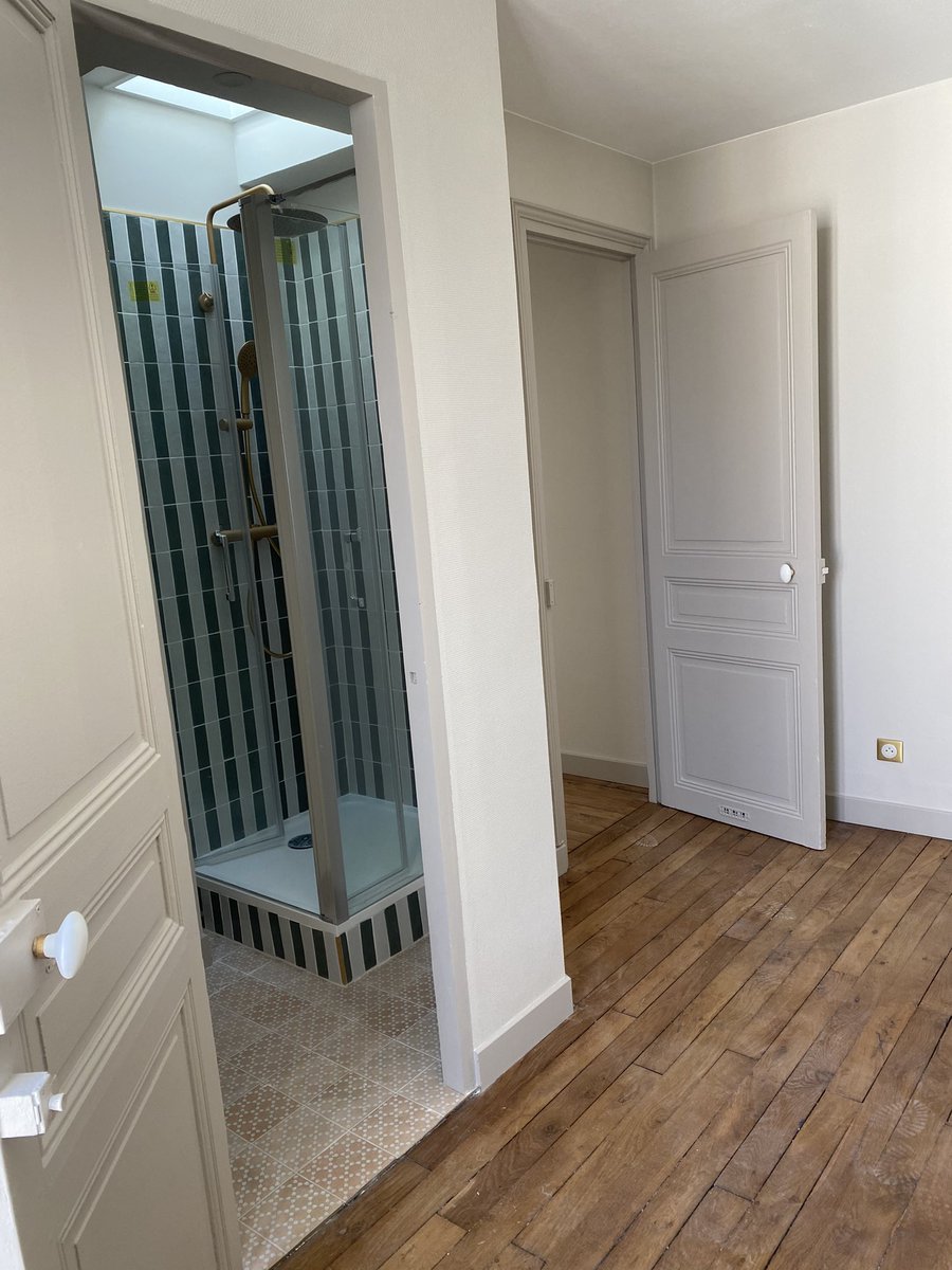 CohoParis's tweet photo. 🆕 Special Investisseur -
Studio rénové -par Jouvence immobilier @histoire_patrim Dernier étage, découvrez ce charmant studio situé au 6ème étage , idéalement situé au coeur du 14 ème arrondissement de Paris.🌐https://t.co/DkykAw02Df
#immobilier #investment #Paris https://t.co/3PO6tAHYdi