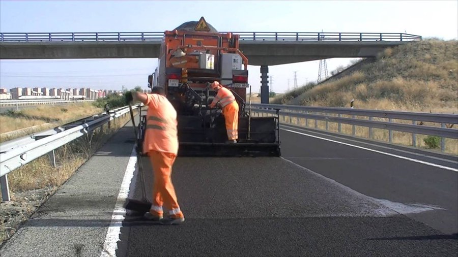 ateb_es's tweet photo. 📄 MICROAGLOMERADOS EN FRÍO Y LECHADAS BITUMINOSAS EN AUTOPISTAS, AUTOVÍAS Y AEROPUERTOS

Las mejoras producidas en los últimos años en cuanto a materiales y maquinaria, han permitido su aplicación en autopistas, autovías y aeropuertos

https://t.co/rOVAz3ytTO

Por @NuriaUC et al https://t.co/DUeOAwenwK