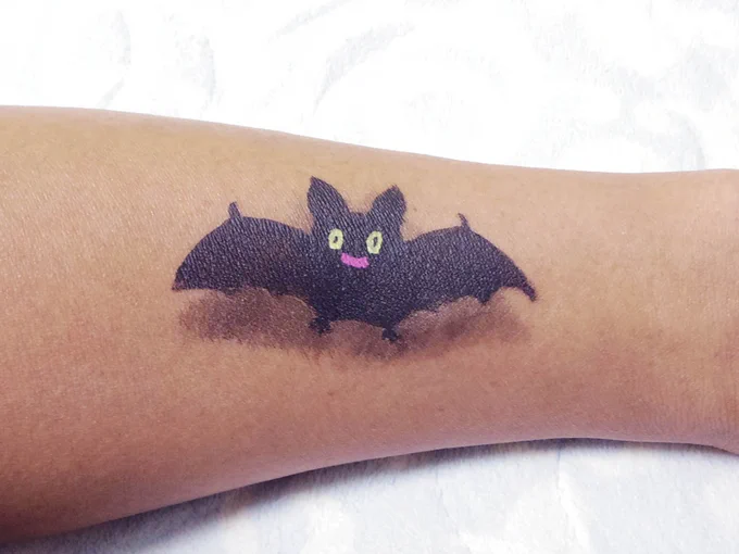 今日もまたハロウィンペイント練習 コウモリくんのちょっとバージョン違い 今度の日曜日のイベント「ハウスDEハロウィン」でお描きします! #宮前区 #ハロウィン #アナログ絵