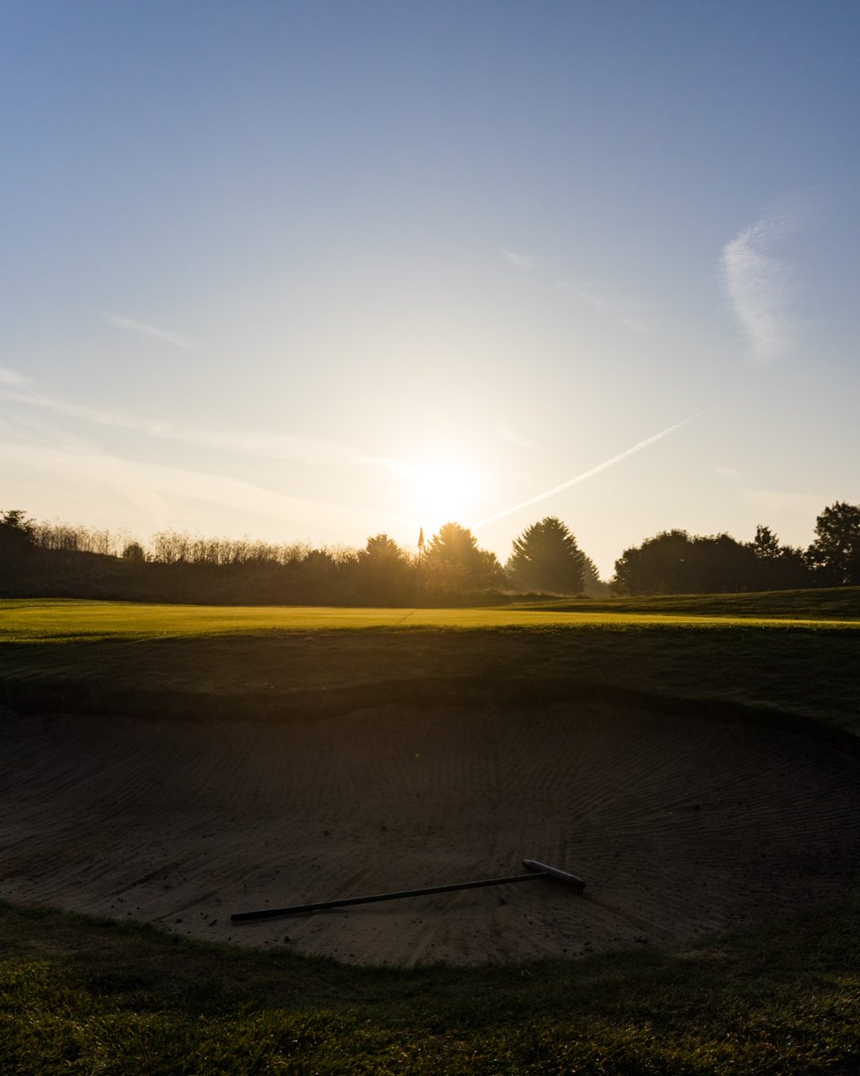 Here at the club we do hear a mix of jokes, this little delight was shared with us this morning over a nice warming coffee. 

How many golfers does it take a to change a light bulb? FORE

Let us know your best golfing joke! ☕️