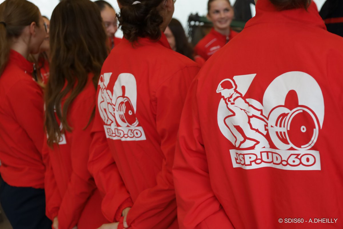 Pompiers60's tweet photo. #CTIF 🇫🇷 Retour des 10 jeunes sapeurs-pompiers qualifiées pour les jeux mondiaux en Italie ! Le colonel Christophe Betinelli, directeur départemental adjoint a souhaité ce matin accueillir le groupe pour féliciter les jeunes et les encadrants pour cette nouvelle performance. https://t.co/WVvZ8sFldk