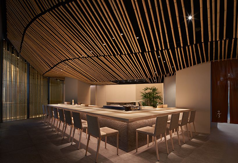 designboom's tweet photo. #kengokuma's bamboo-lined SUZUKI sushi bar in #singapore is an ode to the japanese forest 🌲 https://t.co/gQB7yaFvM2