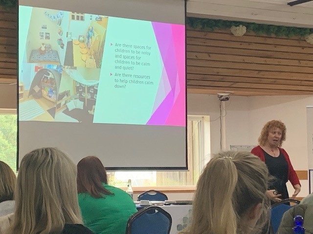 Exploring how to support self-regulation with <a href="/SwailesRuth/">Ruth Swailes</a>
 . How do you use your environment? Have you calm, quiet spaces? How do adults support at times of dysregulation? #PSED #EYFS #SEL