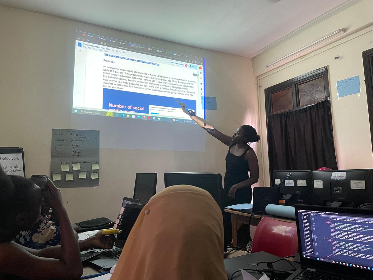 pwaniteknowgalz's tweet photo. Social media can be a powerful tool in building your profession. Apart from being a learning and professional development platform, it provides an excellent opportunity to build a solid  professional. @NNjokii taking #Codehack girls through #socialmediamarketing https://t.co/ZVOE9MsDek