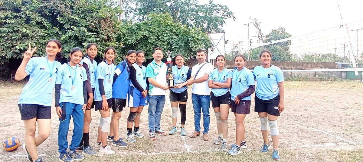 GpgcKotdwar's tweet photo. Dr. PDB GPGC Kotdwar Women Volleyball Team bagged Silver Medal in SDSU University's Inter Collegiate Games at Pt. LMS GPGC Rishikesh, paving the path for the North Zone Selections. 
#InterCollegiateTournament2023
#DepartmentOfPhysicalEducation
#DrPDBHimalayanGovtPGCollegeKotdwar https://t.co/DtT0cOL5pq