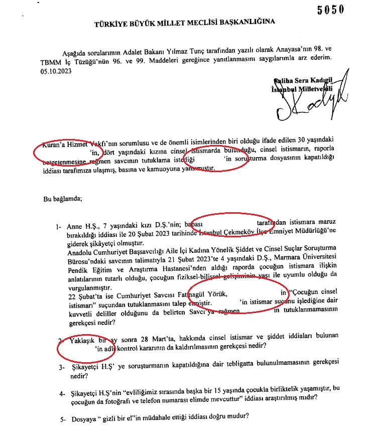 Ayhan Şengüler'i koruyorlar❗️❗️❗️

4 yaşındaki kızını istismara maruz bıraktığını dair raporlar hazırlanan ve buna rağmen dosyası kapatılan, elini kolunu sallayarak sokakta gezen Ayhan Şengüler'in ismi Meclis kayıtlarına dahi sokulmadı. <a href="/serakadigil/">Sera Kadıgil</a> 'in verdiği soru önergesinde