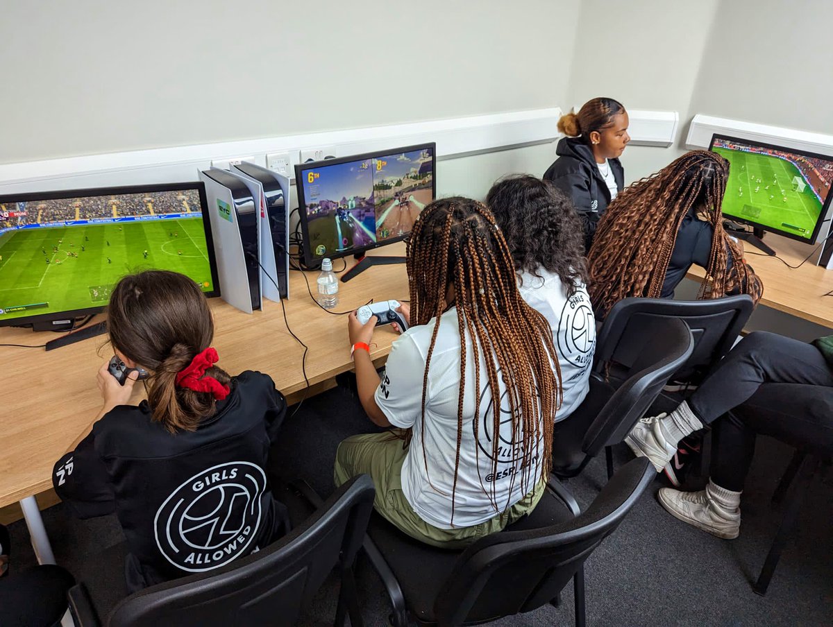 Bhavina Bharkhada (@bhavina_b) on Twitter photo Great day spent volunteering with <a href="/EsportsYC/">Esports Youth Club</a> at Girls Allowed.
An initiative setup to encourage young women and girls to be more active and meet new people through a range of different activities.
Thanks for having us <a href="/ESP_FDN/">ESP Foundation</a>! Great day spent volunteering with <a href="/EsportsYC/">Esports Youth Club</a> at Girls Allowed.
An initiative setup to encourage young women and girls to be more active and meet new people through a range of different activities.
Thanks for having us <a href="/ESP_FDN/">ESP Foundation</a>!