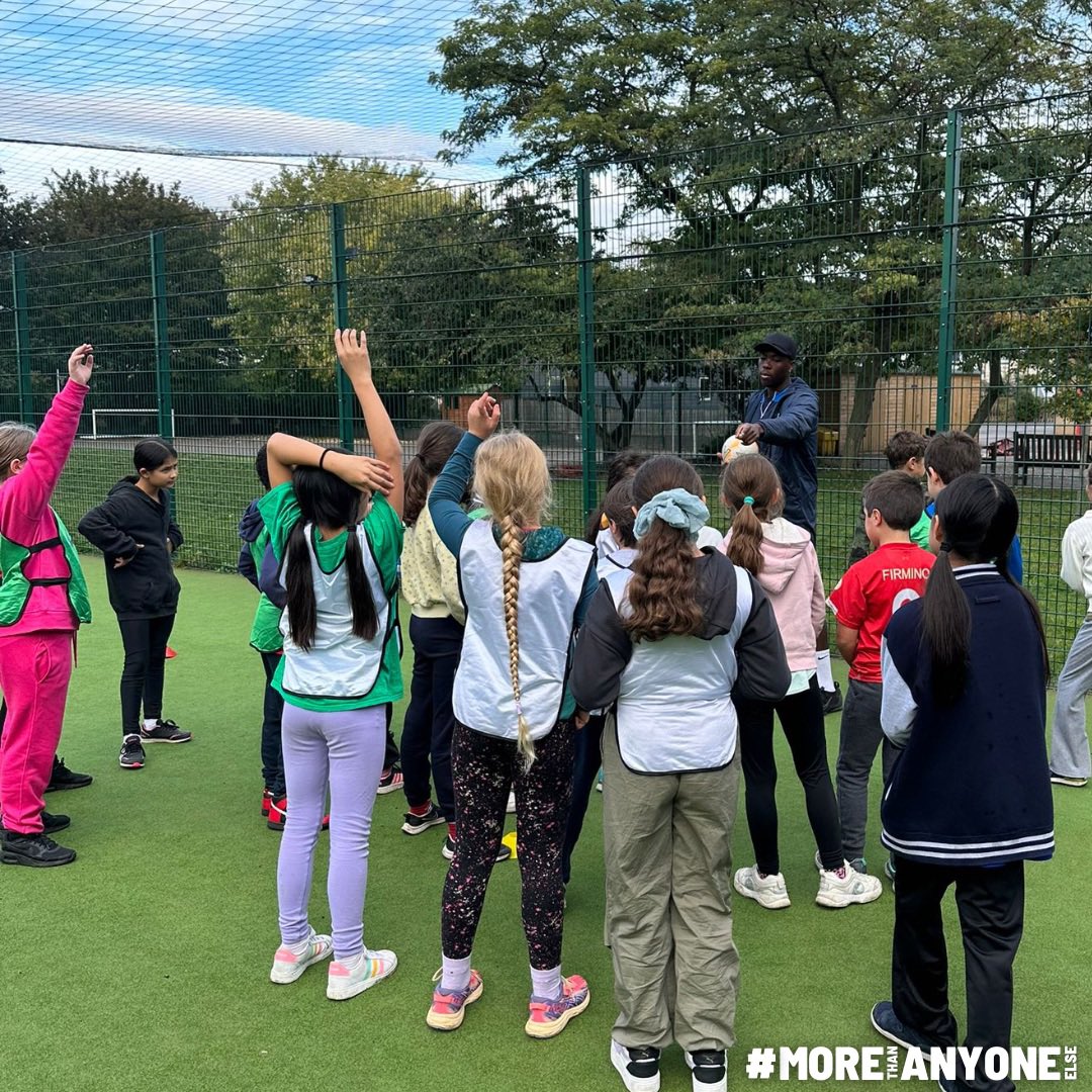 LPESSN's tweet photo. Day 3️⃣ of our October half term camp @redriff completed.
Another action packed day full of Basketball 🏀, Tennis 🎾 , Problem Solving 🤯 and more Arts &amp; Crafts 🎨.
#halfterm #morethananyoneelse 
@YouthSportTrust @LondonSport @lb_southwark @Jasmine_Ali @RachelBentleyNB https://t.co/BVOJCl1Ek6