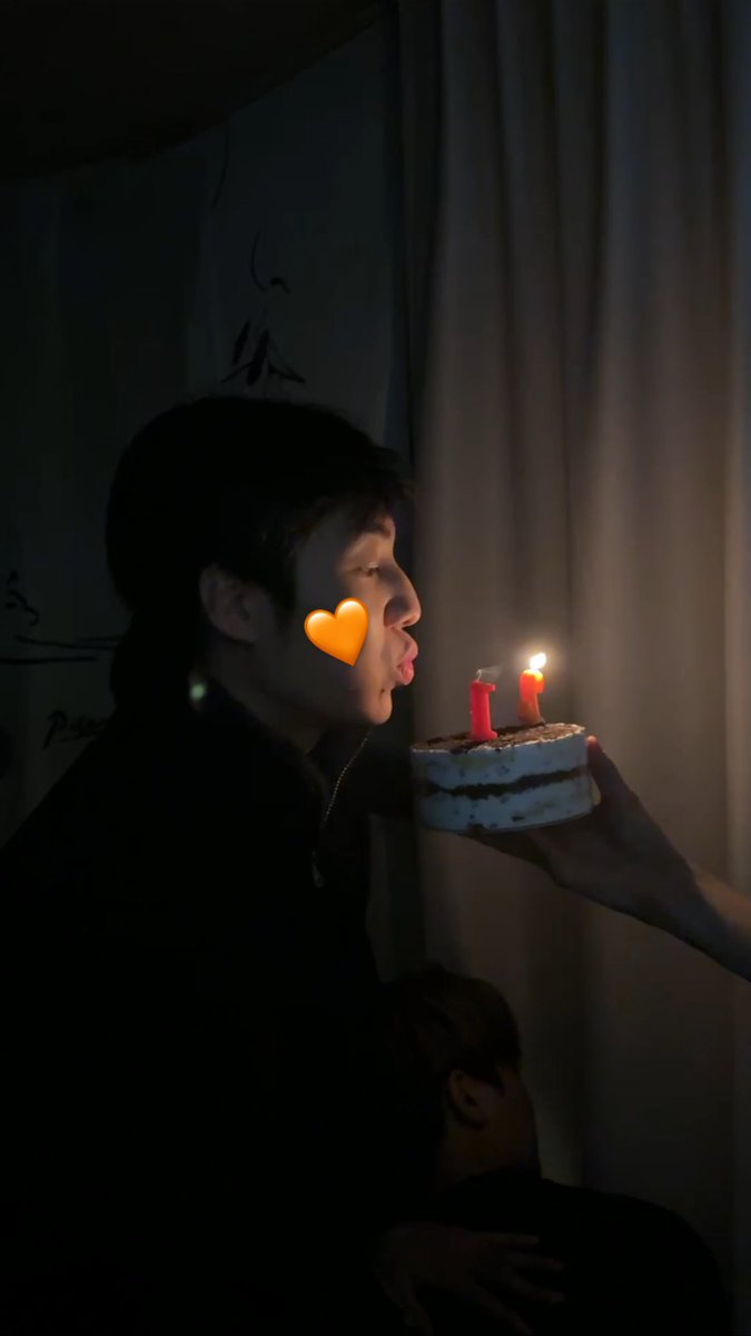 YOUNITE_twt's tweet photo. 은땅아 시간이 참 빠르네 땡일 축하햄~🤍🤣

#은상이와_함께하는_1026
#현승 #HYUNSEUNG https://t.co/Tfuquj8NIa