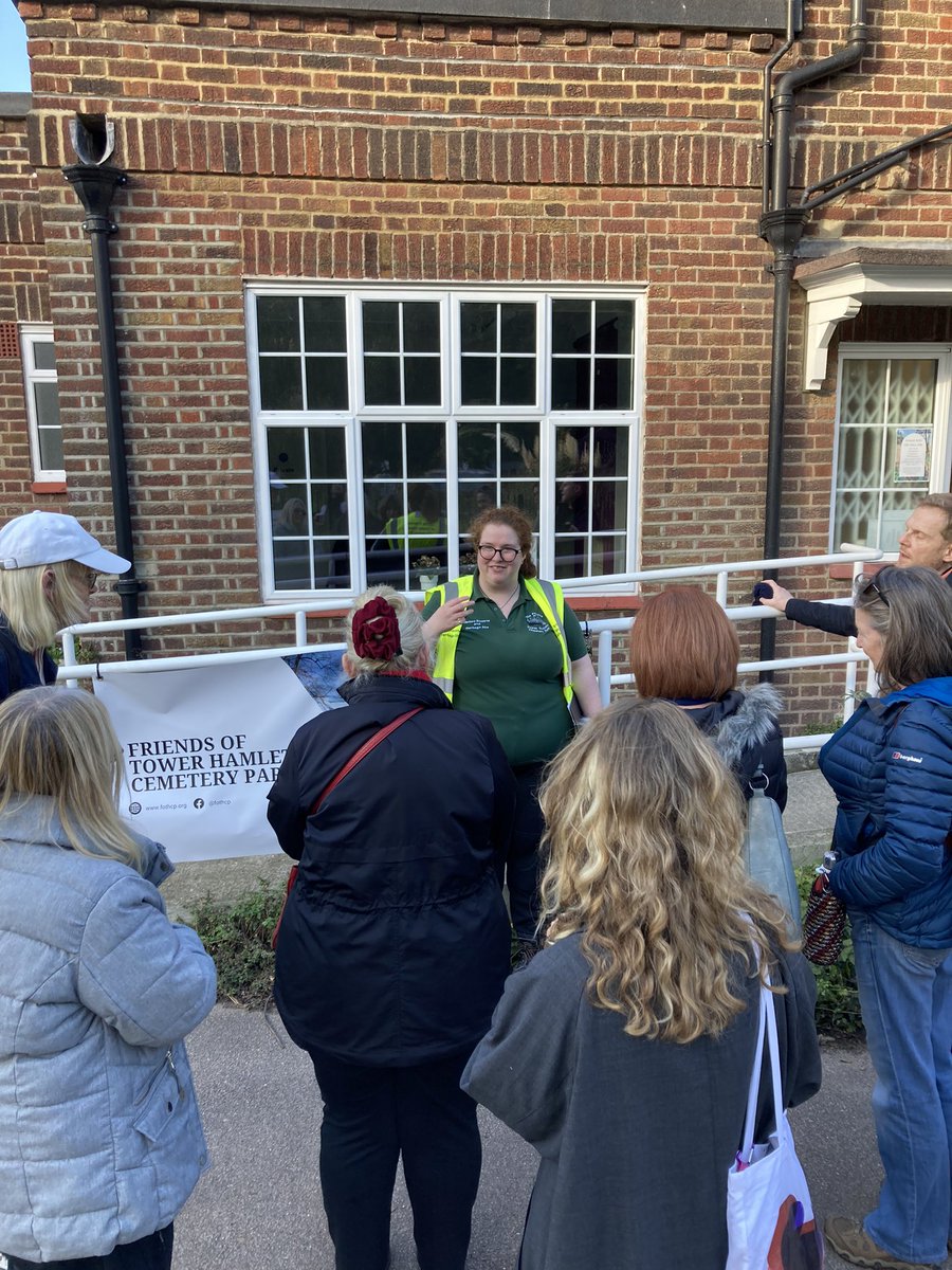 Ask East London Cares about the folklore of the trees and plants of Mile End cemetery park, and we could tell you all about the mugwort and ash tree, and more. Thank you Claire from @fothcp for a super interesting and informative afternoon.