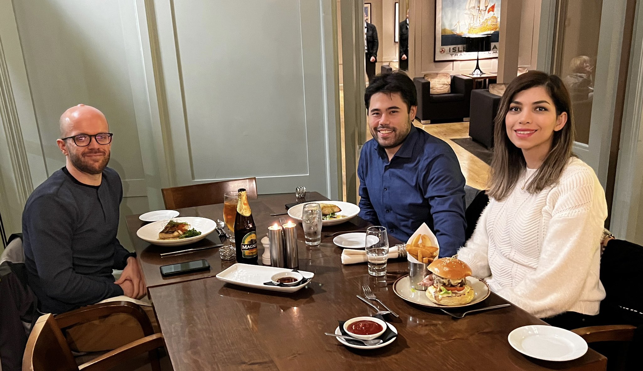 Atousa Pourkashiyan آتوسا پورکاشیان on X: Finally I played some chess games on camera against none other than Hikaru Nakamura, just like you guys wanted! I can't wait for you to see