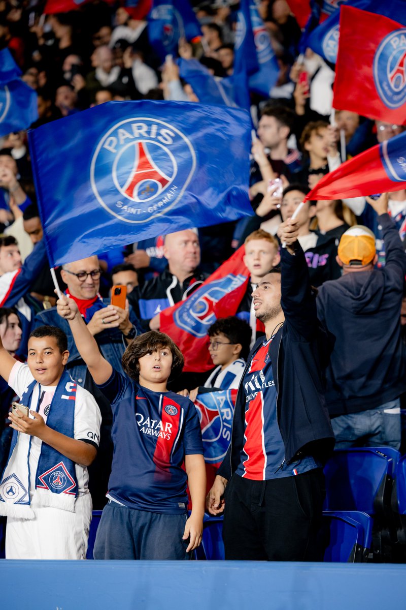 PSGbrasil's tweet photo. Neste dia de jogo da @ChampionsLeague, use orgulhosamente nossas cores com esta hashtag #️⃣⤵️
📲 #ADayInRedAndBlue
Compartilharemos suas fotos mais lindas ❤️💙 https://t.co/yG2qUlJmvS