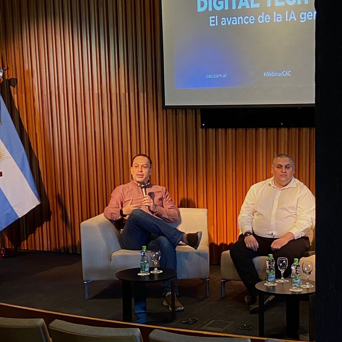 CACteinforma's tweet image. #AHORA Román Zambrano, CTO, Technical Sales Manager Argentina, Paraguay y Uruguay, IBM, habla sobre el enfoque de IBM sobre Inteligencia Artificial #DigitalTechTalks