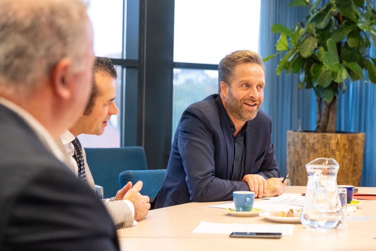 Op bezoek in Oss. Hier worden tot en met 2030 5200 woningen gebouwd. Een forse groei, die ook kansen biedt om de leefbaarheid in de stad te vergroten. Goed dat de gemeente regie neemt, locaties aanwijst, plannen hard maakt en de bouw versnelt.