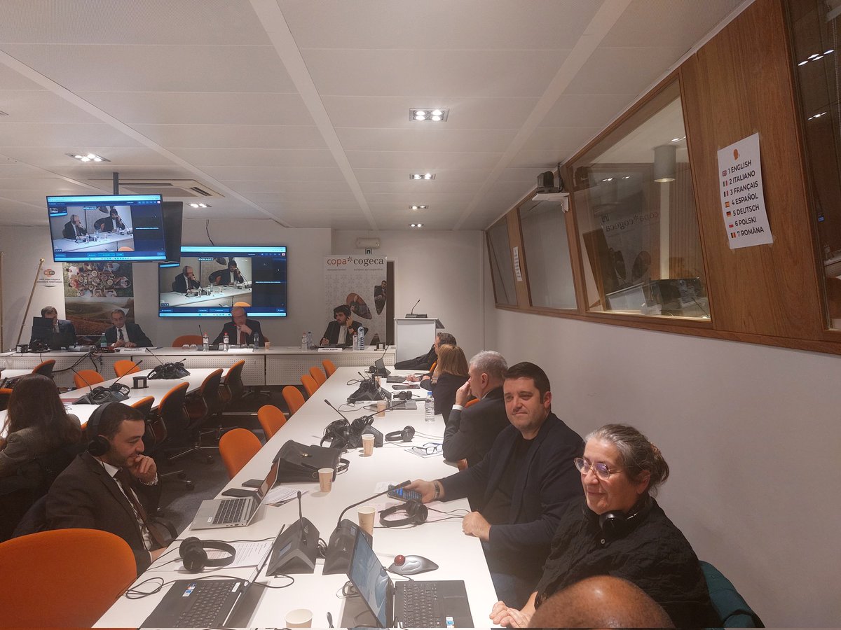 La Coopération Agricole - Bureau européen (@lca_bxl) on Twitter photo Et c est parti pour 2h30 d' échange sur les tendances de consommation pour les produits de qualité 🍷🍾🥩🧀 en présence <a href="/FranceAgriMerFR/">FranceAgriMer</a> ,<a href="/ITolleret/">Irène Tolleret 🇨🇵🇪🇺🇺🇦🚀!</a>  et bien entendu de <a href="/lacoopagricole/">La Coopération Agricole</a> ! Et c est parti pour 2h30 d' échange sur les tendances de consommation pour les produits de qualité 🍷🍾🥩🧀 en présence <a href="/FranceAgriMerFR/">FranceAgriMer</a> ,<a href="/ITolleret/">Irène Tolleret 🇨🇵🇪🇺🇺🇦🚀!</a>  et bien entendu de <a href="/lacoopagricole/">La Coopération Agricole</a> !