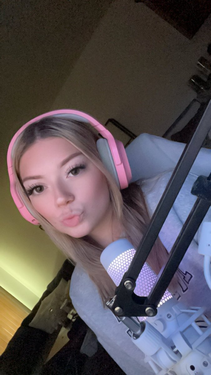 Caityyyrc tweet media