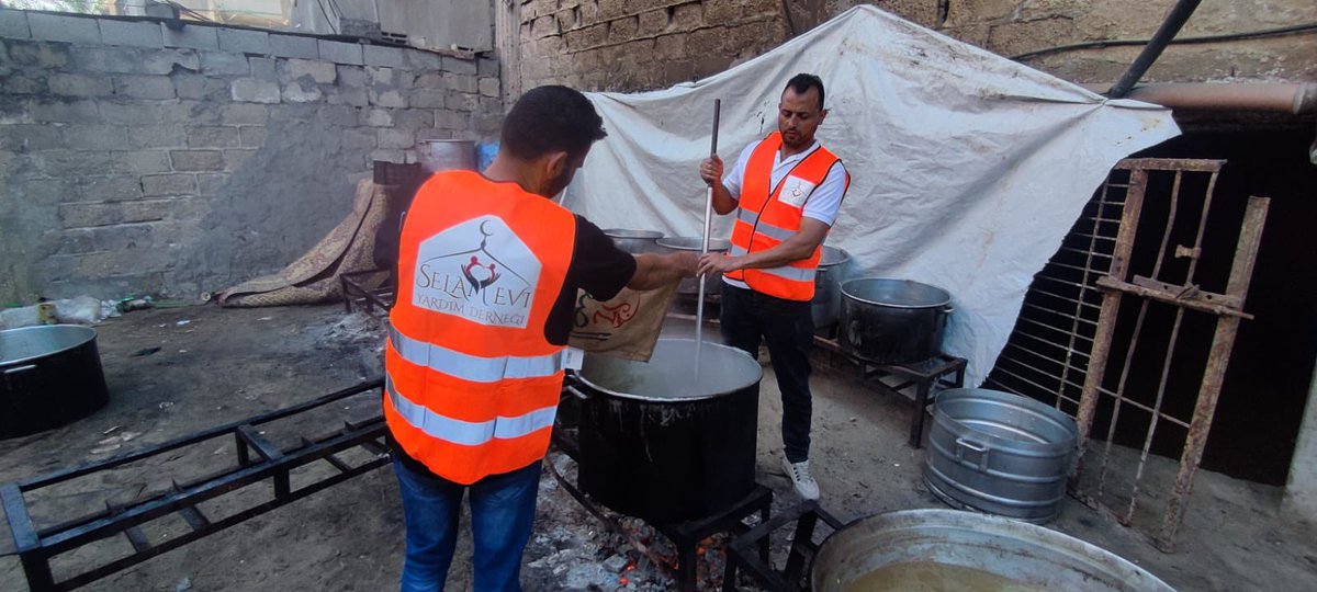 Selam_Evi's tweet photo. Aid to #Gaza

Selam Evi has set up a kitchen in #Gaza and cooked meals are being delivered to hundreds of needy people on a daily basis. Alhamdulillah https://t.co/cN1cvYikfD