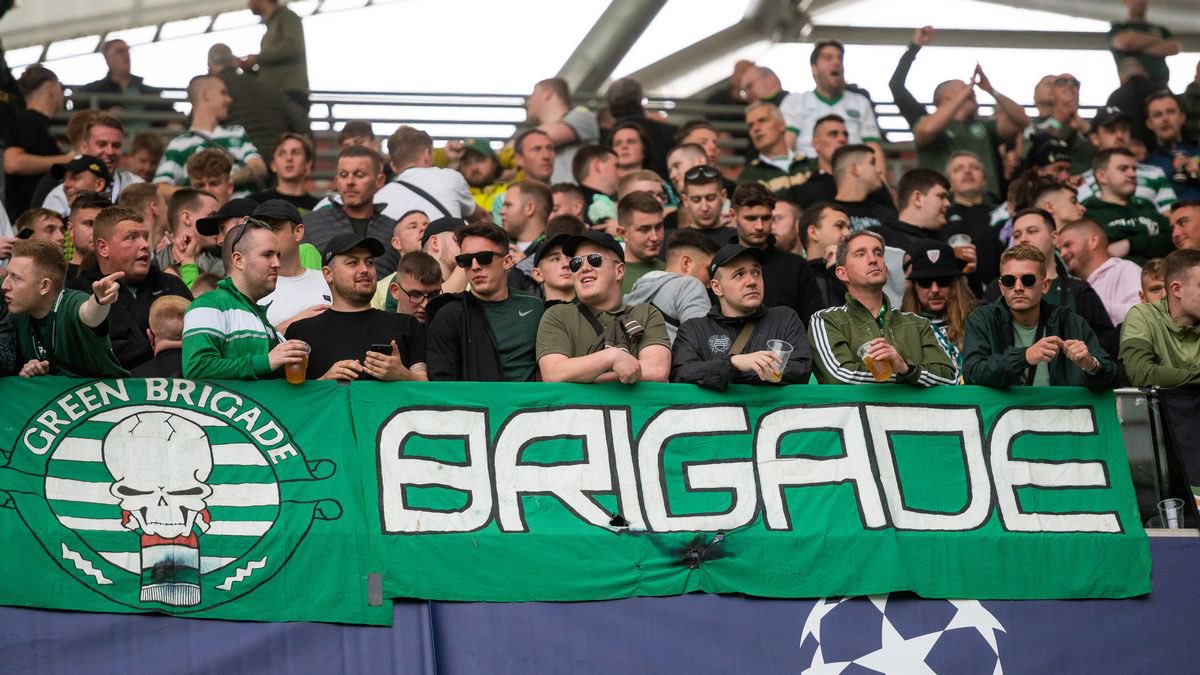 Filistin'e destek veren Celtic taraftarı stada alınmıyor.

Bugün UEFA Şampiyonlar Ligi E Grubu'nda oynanacak Celtic - Atletico Madrid maçı öncesinde Celtic taraftar grubu Green Brigade'nin (Yeşil Tugay) stada sokulması engellendi. 

kolonyalizm.com/index.php/2023…