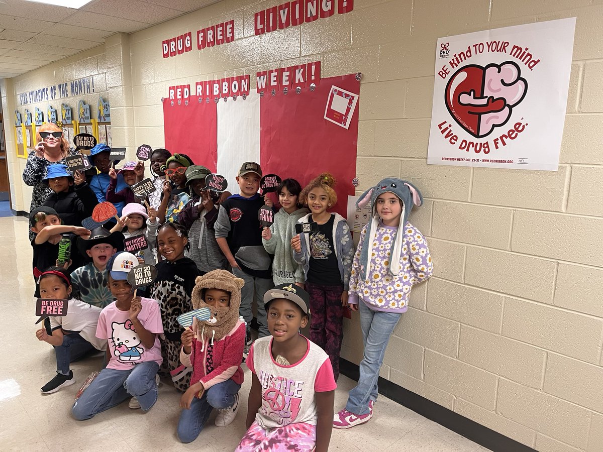 Living a drug free life is out STAND <a href="/HeardMixon/">Heard-Mixon</a> Congratulations Mrs. Hendrix (4th Grade) on winning RRW Wednesday dress challenge..💯😁#ncssbethebest