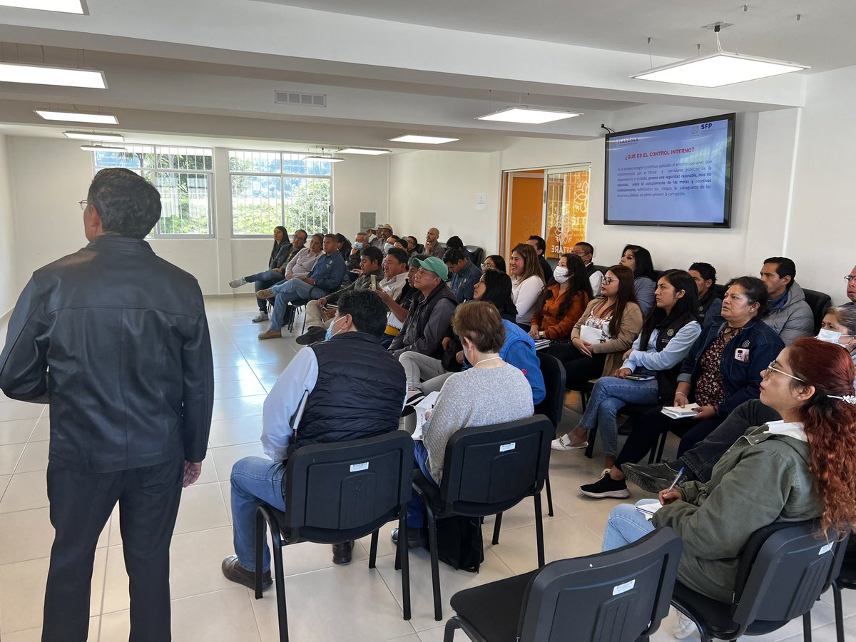CEASTlaxcala's tweet photo. Con la finalidad de mejorar los sistemas de control interno y de administración de riesgos, el personal de la CEAS recibió en nuestras instalaciones la capacitación correspondiente por parte de la Secretaría de la Función Pública (SFP). https://t.co/5duQYofaY5