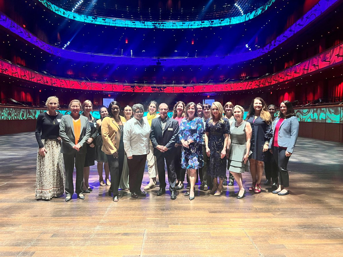 gr8tersachamber's tweet image. The #GreaterSAChamber hosted our Woman to Woman, Leader to Leader (WWLL) reception at the stunning @TobinCenterSA.🙏 Many thanks to @AprilAncira for her incredible kindness and generosity as our WWLL Chair. Your dedication is truly appreciated! #WWLL