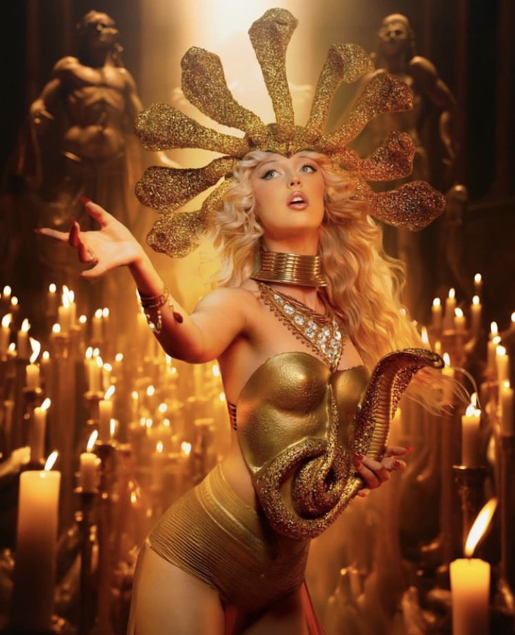 archiveIoren's tweet photo. Medusa the betrayed princess of Greek Mythology https://t.co/Eygn5FLBct