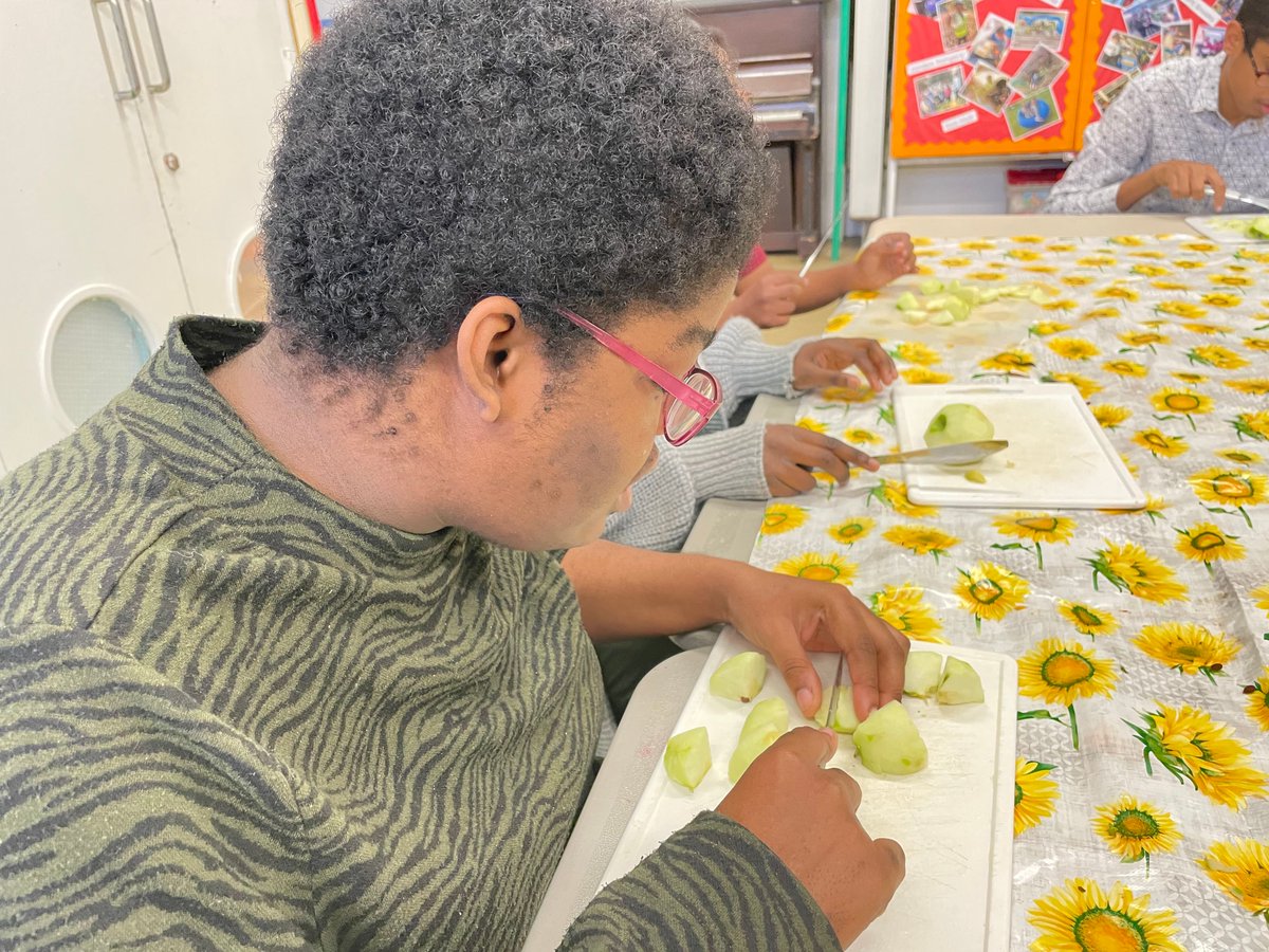 theaaazone's tweet photo. The young people attending our #SEND Youth Club, East Ham College enjoyed making some delicious biscuits themed for #BlackHistoryMonth
#lifeskills #inclusion #NewhamSEND #SENDyouth #AAA #makingadifference #changinglives https://t.co/rte9M0MYUx