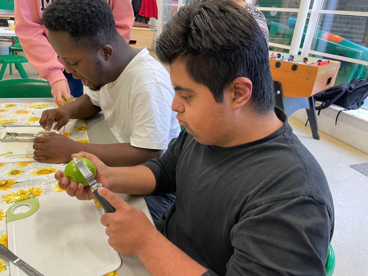 theaaazone's tweet photo. The young people attending our #SEND Youth Club, East Ham College enjoyed making some delicious biscuits themed for #BlackHistoryMonth
#lifeskills #inclusion #NewhamSEND #SENDyouth #AAA #makingadifference #changinglives https://t.co/rte9M0MYUx