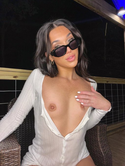 did your girlfriend send you nudes today or do i have too? https://t.co/KFlAWDUCxx