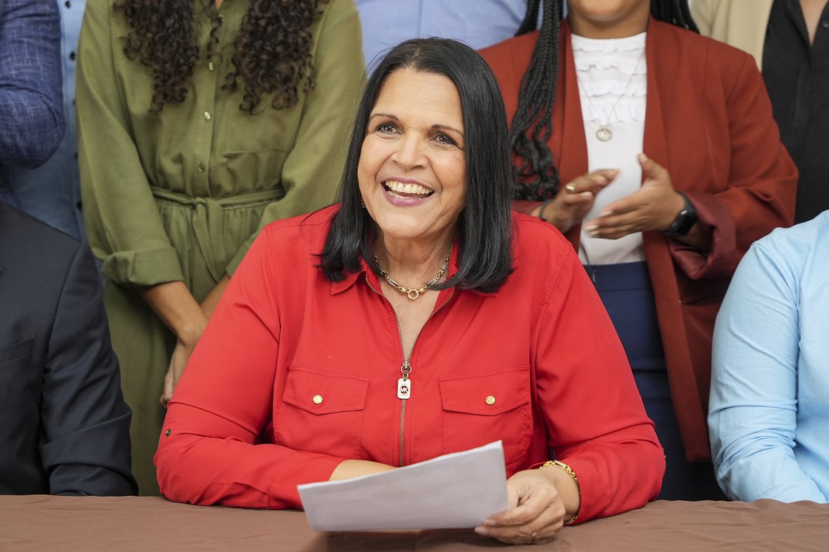 "Como mujer, como política y como una militante de Opción Democrática, me llena de orgullo y mucha ilusión que presentemos a la sociedad dominicana una opción presidencial como la de <a href="/VirginiaAntares/">Virginia Antares Rodríguez</a> ". 

<a href="/minoutavarezm/">Minou Tavárez Mirabal</a>, presidenta de OD. 

Mas información: