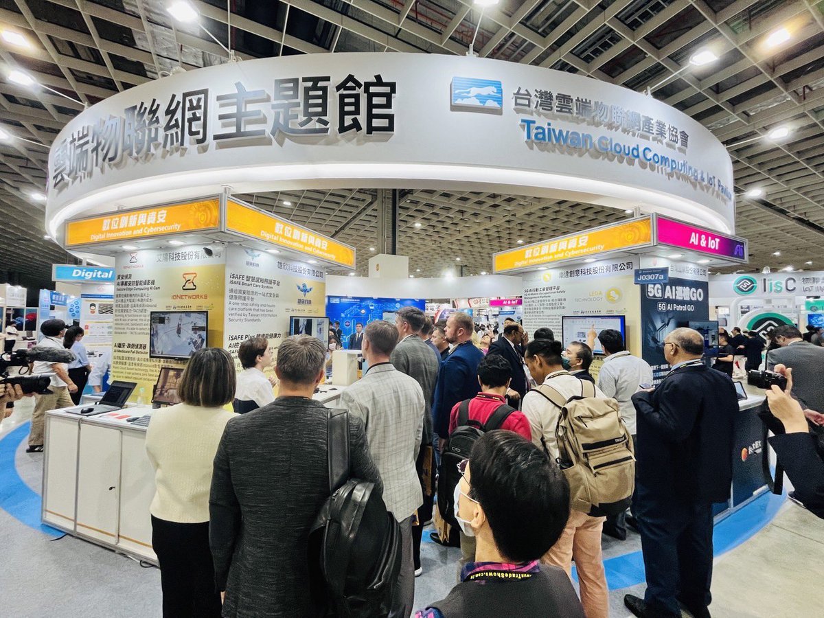 StarFabx's tweet photo. 2023 @Taitronics 
#StarFab leads five #startups to participate in Taiwan International Artificial Intelligence of Things Exhibition, assisting startups in connecting with the international market.

#Taitronics #AIoTTaiwan https://t.co/uj43wp2jNE