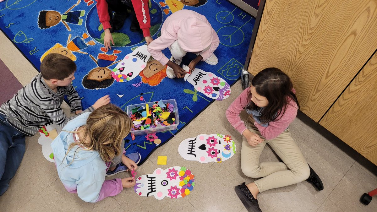 WMESDrama's tweet photo. 4th graders designing their own calaveras  while learning about scenic design in the movie #Coco and its roots in #DiaDeLosMuertos.  #HispanicHeritageMonth #Extension #Drama #arts #ShiningStars #ycsd #WeAreTheArts https://t.co/ss84sXrVQV