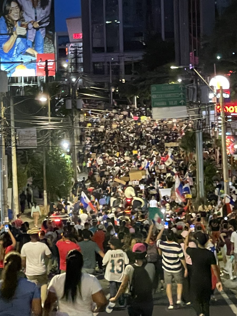 To my non Panamanian friends:

Once again I will justify myself for the massive spike in Panama related content.

We’re fighting a modern day dictatorship. We’re speaking up against selling out our land, and our sovereignty our grandfathers fought and died for.

We’re fighting