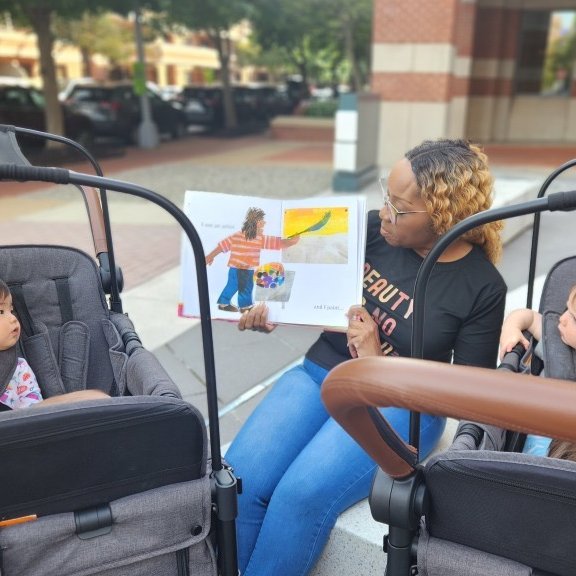 Teachers have been taking advantage of the beautiful fall weather by leading parts of their day outdoors, such as morning meeting and story time ☀️📚

#GetOutside #infants #toddlers #childcare #reggio #reggioinspiredchildcare #dcareachildcare #storytime  #readaloud