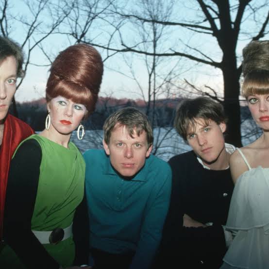 Tell me, what is it you plan to do with your one wild and precious life?

#KeithStrickland 
#BOTD🎂 

#B52s  - Rock Lobster
Live from ‘Rock in Rio’,1985.
youtu.be/_wguqqdNff0?si…