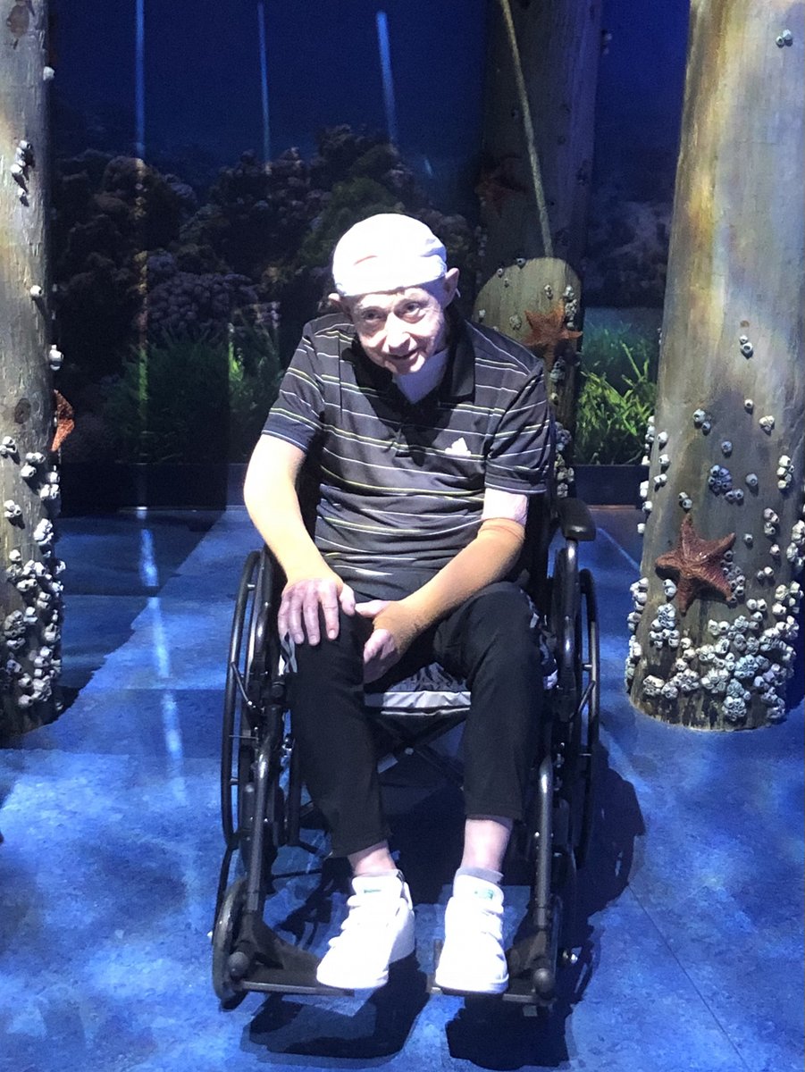 GatewaySprings's tweet photo. Our residents at Gateway Springs embarked on a “fin”tastic outing to the Newport Aquarium! 🐟🦈🐢 This was a great experience for our resident who enjoyed the underwater wonders and marine life. #legacy #SharkTales #Trilogyliving #seniorliving https://t.co/HTVBBQgS7a