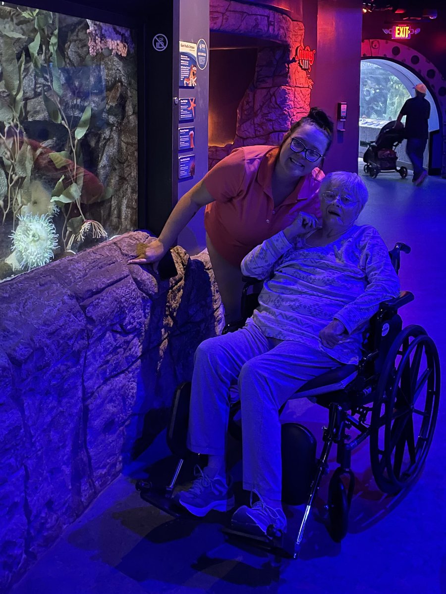 GatewaySprings's tweet photo. Our residents at Gateway Springs embarked on a “fin”tastic outing to the Newport Aquarium! 🐟🦈🐢 This was a great experience for our resident who enjoyed the underwater wonders and marine life. #legacy #SharkTales #Trilogyliving #seniorliving https://t.co/HTVBBQgS7a